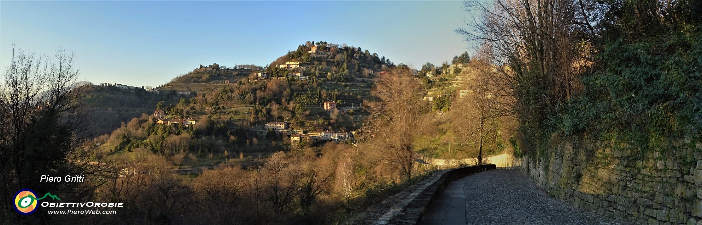 87 Discesa da Via Astino al calar del sole.jpg
